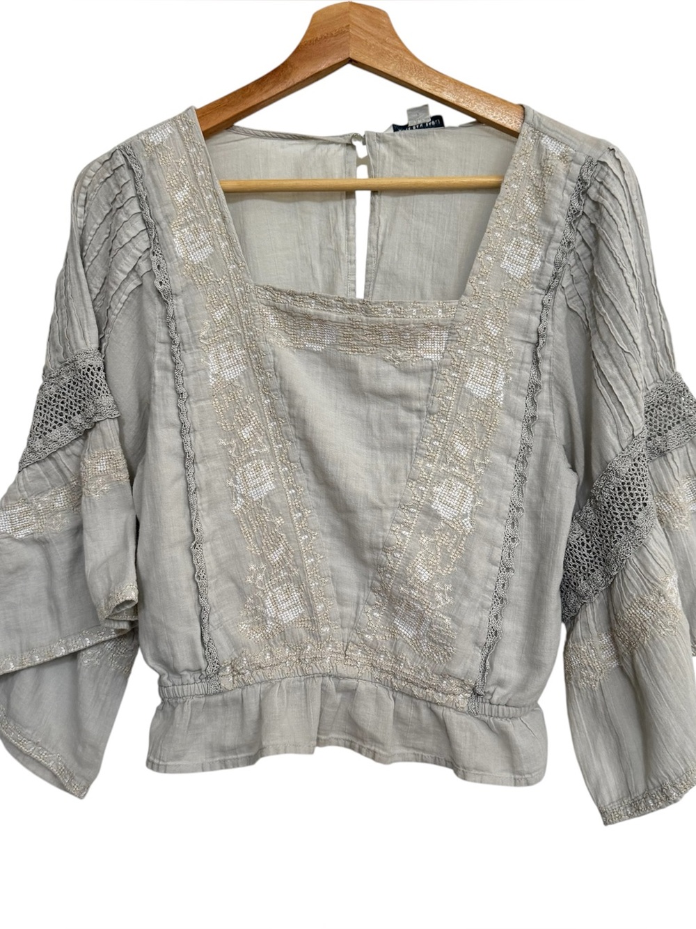 American Eagle Embroidered Cropped Blouse Size S Bell Flutter Sleeve Boho Blue
